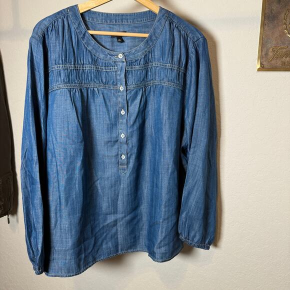 Women's Talbots Pullover Button Front Chambray Pintuck Blouse Size 3 XL - Picture 2 of 9